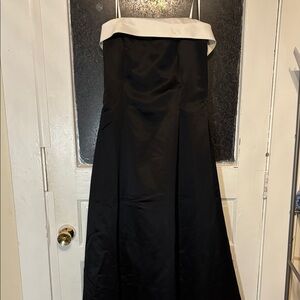 Vintage Urban Girl Nites Black and White Strapless Prom Dress Size 13/14